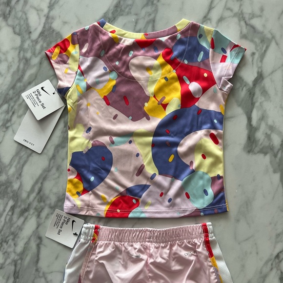 COPY - Nike 2 piece set - Picture 2 of 4